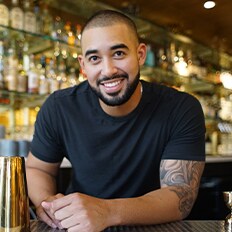 Apartment Bartender Papa Coladada
